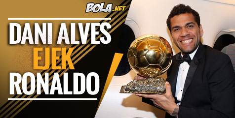 Alves Ejek Ronaldo Soal Ballon d'Or