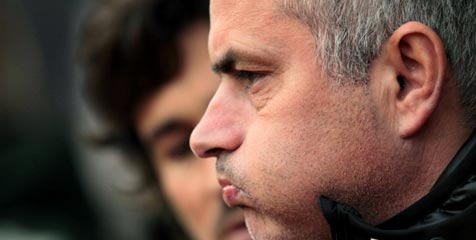 Mourinho: Pertahanan Chelsea Mengkhawatirkan