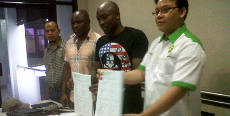 Pacho Kenmogne Resmi Milik Persebaya