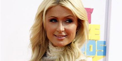 Paris Hilton Ternyata Fans Barca?