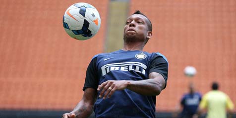 Man United Dan Tottenham Rebutan Guarin?