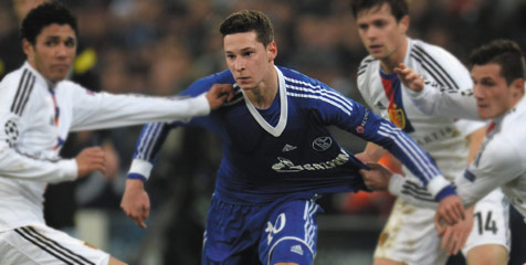 Liverpool Diam-diam Intip Julian Draxler di Veltins-Arena