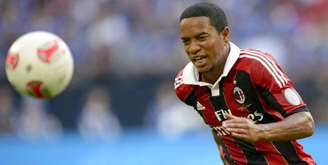 Urby Emanuelson Tak Gentar Hadapi Srigala Roma