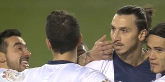 Cetak gol, Ibra Dapat 'Hadiah' Spesial Dari Lavezzi