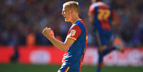 Crystal Palace Pagari Jonny Williams Dari Kejaran Arsenal-City