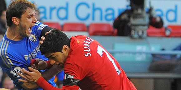 Jelang Bersua Ivanovic, Suarez Menjelma Jadi Hiu