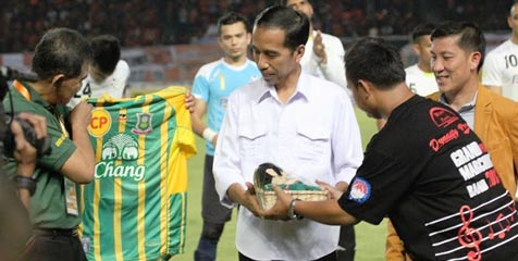 Jokowi 'Bayar Utang' ke Persija di SUGBK