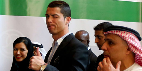 Ternyata Butuh Lima Orang Untuk Memijat Ronaldo
