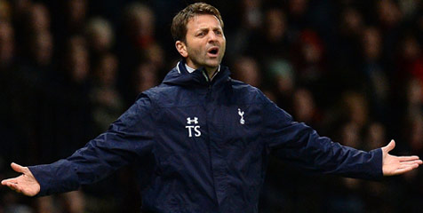 Menang di Old Trafford, Sherwood Sindir United