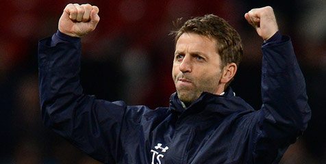 Sadar Karirnya Singkat, Sherwood Tekad Hantam Arsenal