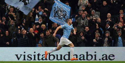 Review: Hattrick Negredo Bikin West Ham Menangis