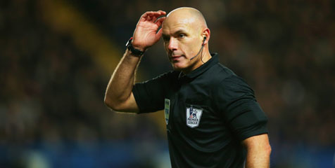 Kontroversial, Wasit Howard Webb Terbaik Dunia