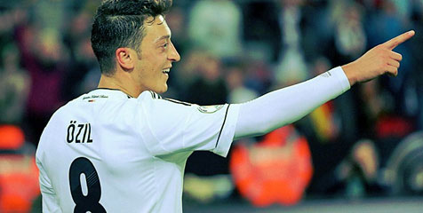 Ozil Didapuk Pemain Terbaik Jerman 2013