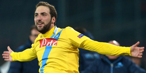 Higuain Bantah Ejek Suporter Madrid 