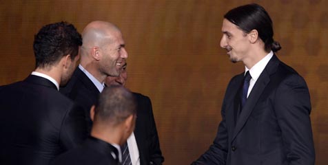 Zlatan Ibrahimovic Menangi Puskas Award 2013