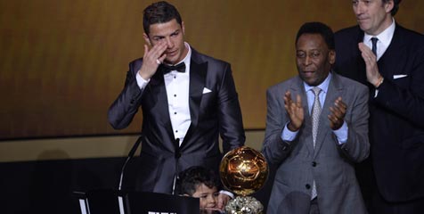 Ronaldo Dapatkan Ballon d'Or 2013