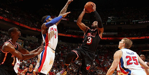 Wade-LeBron Menggila, Heat Gilas Pistons