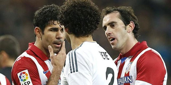 Video: Pepe Sengaja Buang Ingus ke Diego Costa?