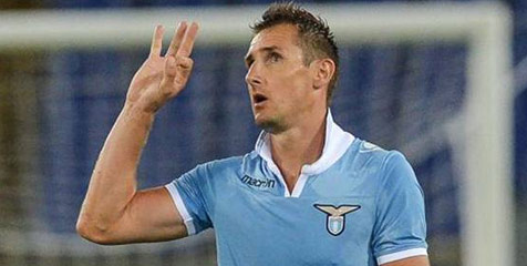 Sempat Absen Latihan, Klose Pastikan Turun Lawan Roma