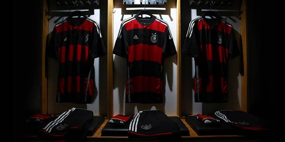 Detail Jersey Away Jerman Piala Dunia