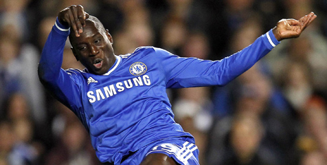 Demba Ba Ajak Chelsea Fokus ke Everton