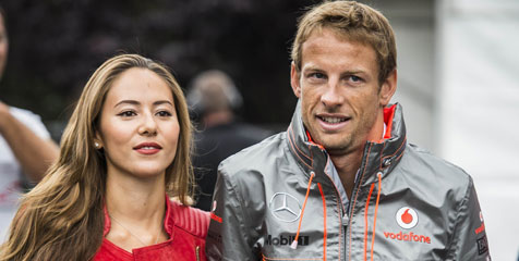 McLaren Bantu Jenson Button Umumkan Pertunangan