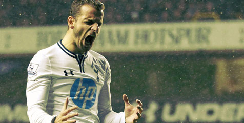 Melempem, Spurs Kembalikan Soldado ke Spanyol