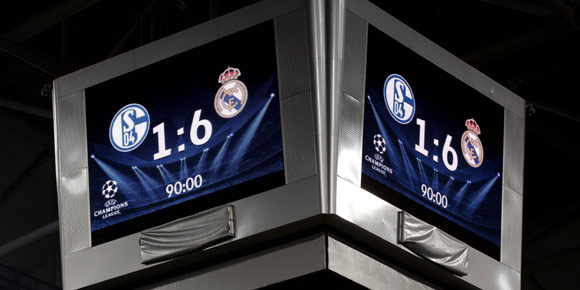 GIF: Parade Tujuh Gol di Veltins-Arena GIF: Parade Tujuh Gol di Veltins-Arena