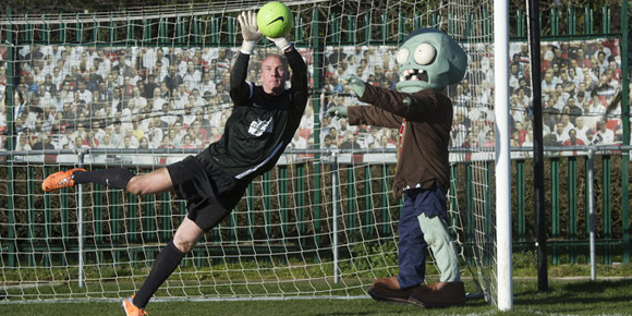 Video: Begovic dan Ruddy Berduel Adu Penalti Bersama Zombie