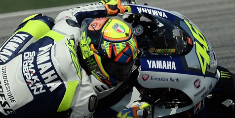 Valentino Rossi Puji Ketahanan Ban Baru Bridgestone