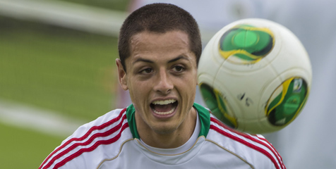 Javier Hernandez Tunggu Hasil Tes Medis