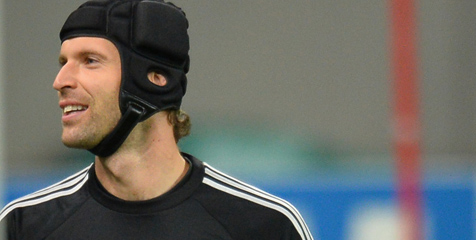 Cech Tepis Anggapan Chelsea Tinggal 'Pungut' Trofi EPL