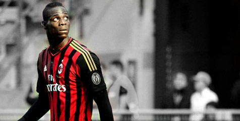 Legenda Milan Ramai-ramai Bantai Balotelli