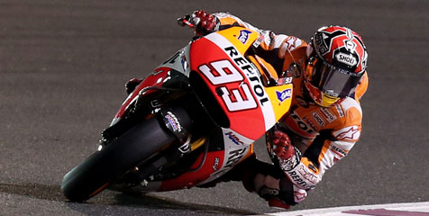 Sukses Kalahkan Rossi, Marquez Juarai MotoGP Qatar