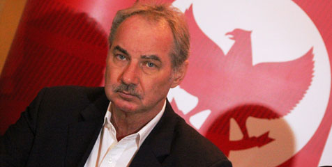 Alfred Riedl Optimis Program Latihan Berjalan Baik di Spanyol Alfred Riedl Optimis Program Latihan Berjalan Baik di Spanyol