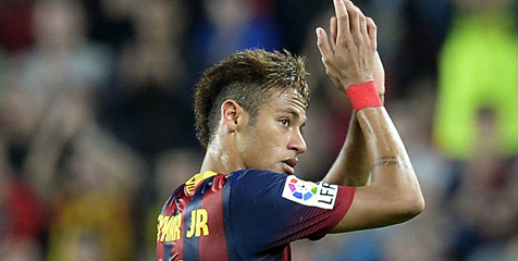 Alves: Neymar Layak Dihargai Mahal