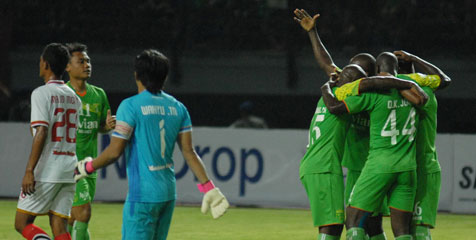 Pacho Dua Gol, Persebaya Menang Uji Coba