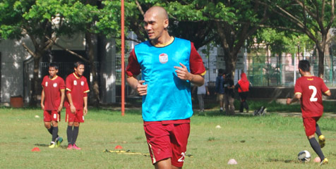 Markus Horison Ribut Dengan Pelatih Kiper PSM Makassar