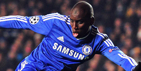Demba Ba Pesimis Tatap Masa Depan di Chelsea Demba Ba Pesimis Tatap Masa Depan di Chelsea