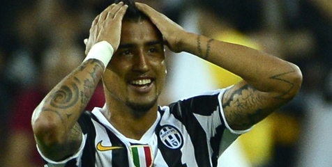 Vidal Ternyata Alami Cedera Lutut