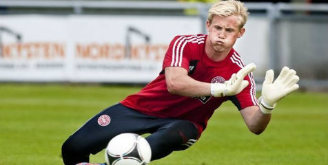 Schmeichel Masuk Daftar Belanja Milan