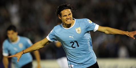 Cavani: Inggris Seperti Mesin Cavani: Inggris Seperti Mesin