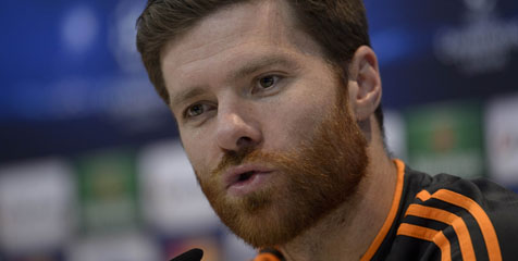 Dipimpin Wasit Webb, Xabi Alonso Tenang