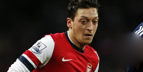 'Arsenal Wajib Jaga Ozil Dari Kejaran Barcelona'