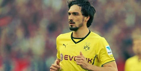 Menuju United, Van Gaal Inginkan Hummels