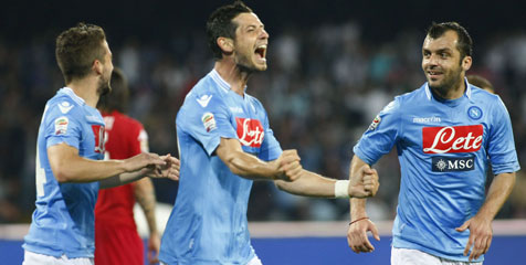 Review: Napoli Bantai Cagliari Tiga Gol