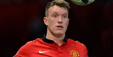 Phil Jones Bakal Ditangani Dokter Spesialis