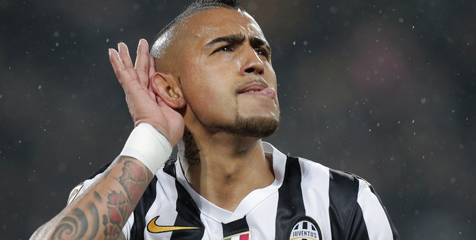 Vidal Kembali ke Turin Usai Jalani Tes Medis di Barcelona