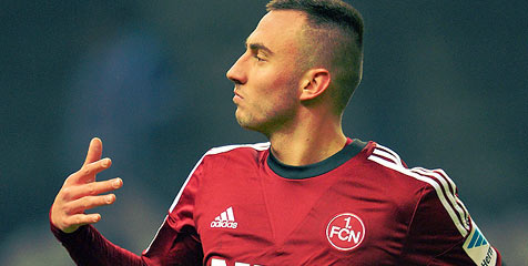 Diintai Arsenal, Drmic Berbelok ke Leverkusen?