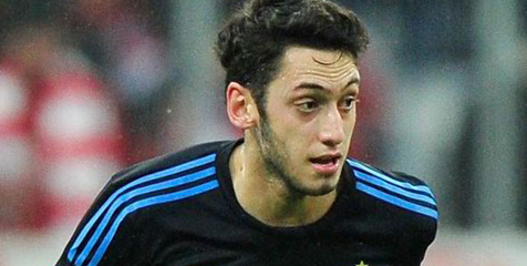 Diminati Bayern, Calhanoglu Merasa Bangga